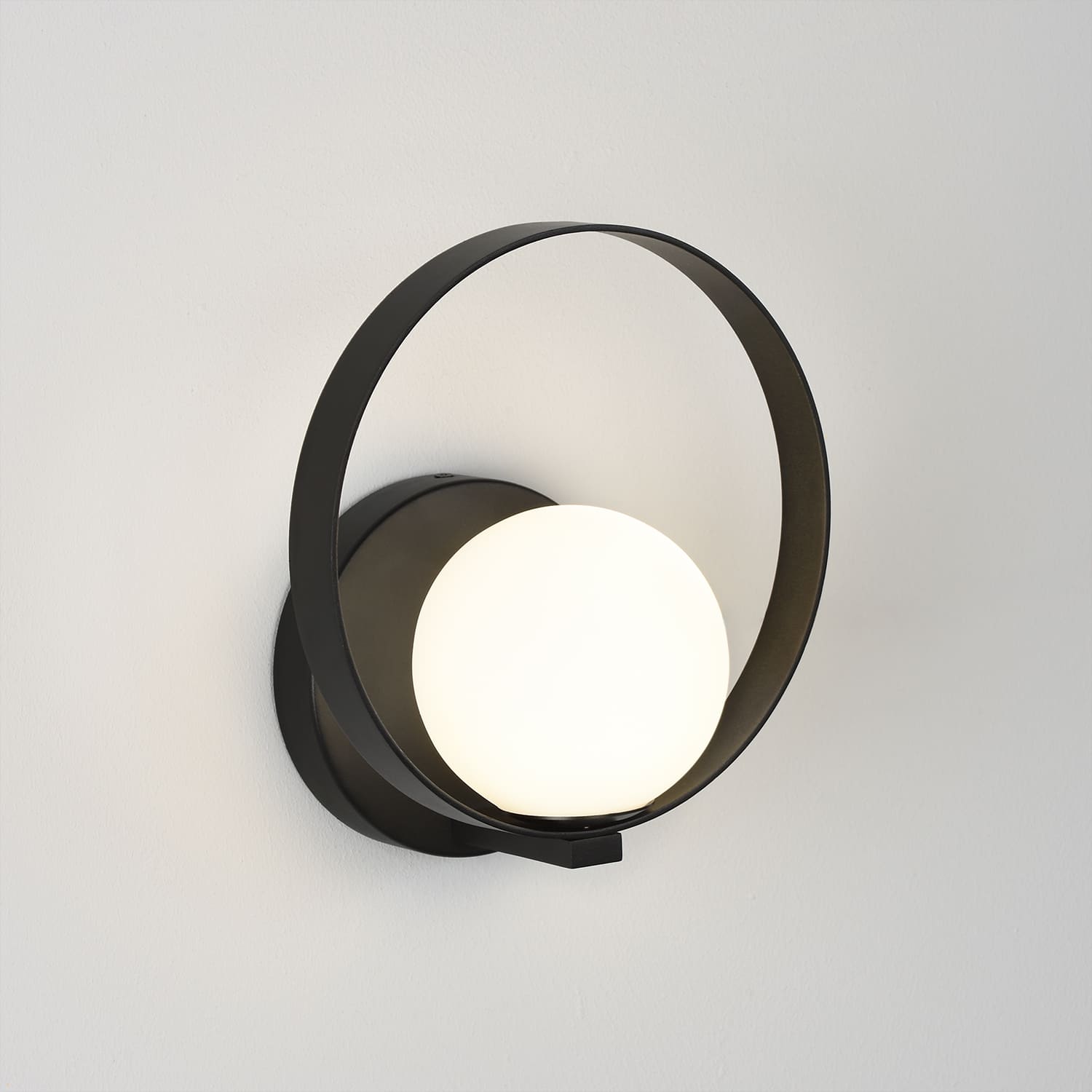 Wall Lamp Halo / Metal & Glass - Wall Lamps